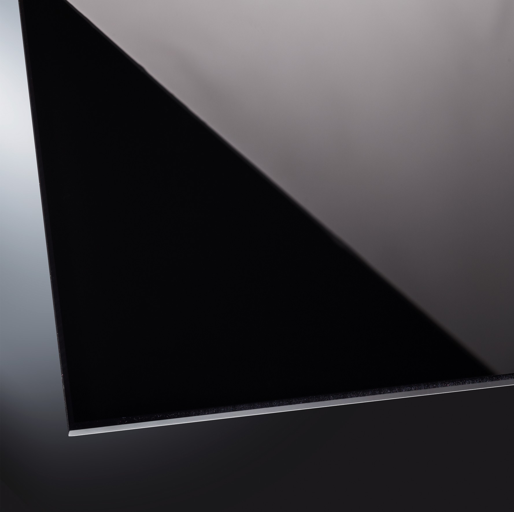 Lackiertes Glas glänzend | Classic Black 9005 | nach Maß